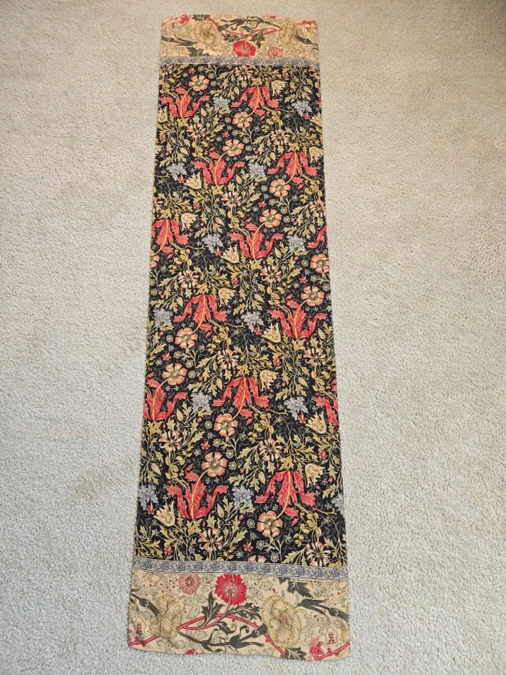 NWOT The Met Silk Scarf William Morris Compton Oblong Metropolitan Museum of Art